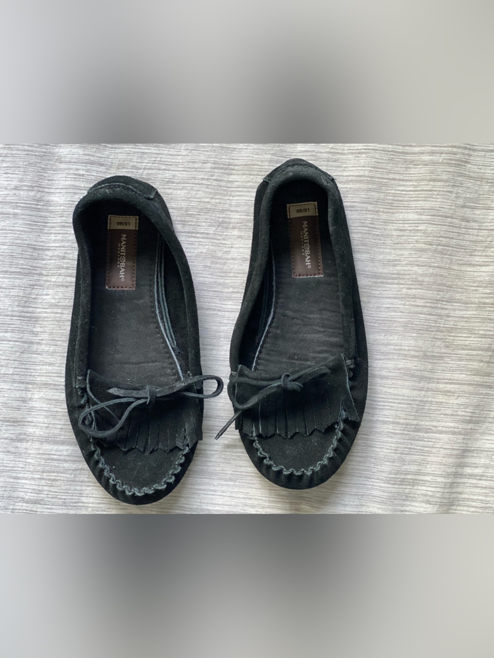 Manitobah Black Suede Moccasin Loafers **like new**